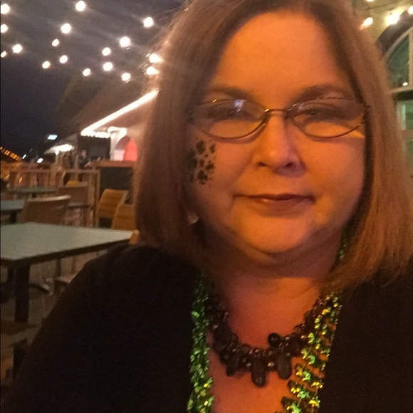 Meet your Posher, Amanda - Picture 1 of 1